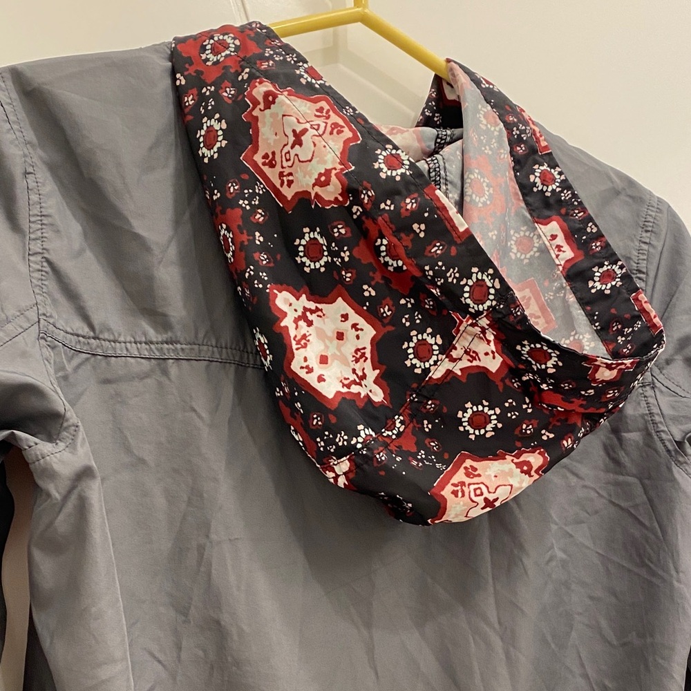 💥 Empyre Hooded Windbreaker Grey Floral Zip Front Lightweight Utility Hoodie - Picture 7 of 9